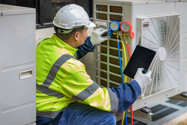 Professional Hvac technician working in Peotone, IL